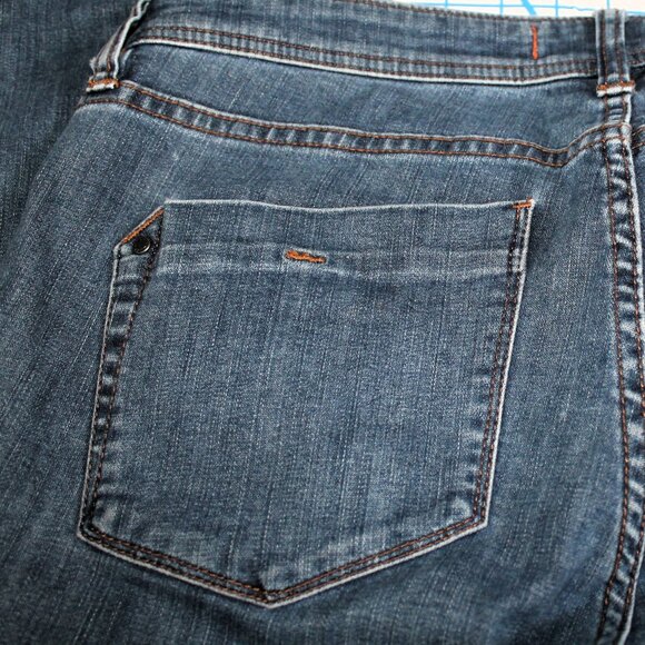 Tommy Bahama Denim Baggy Boyfriend Jeans, Size 4 - Picture 4 of 5